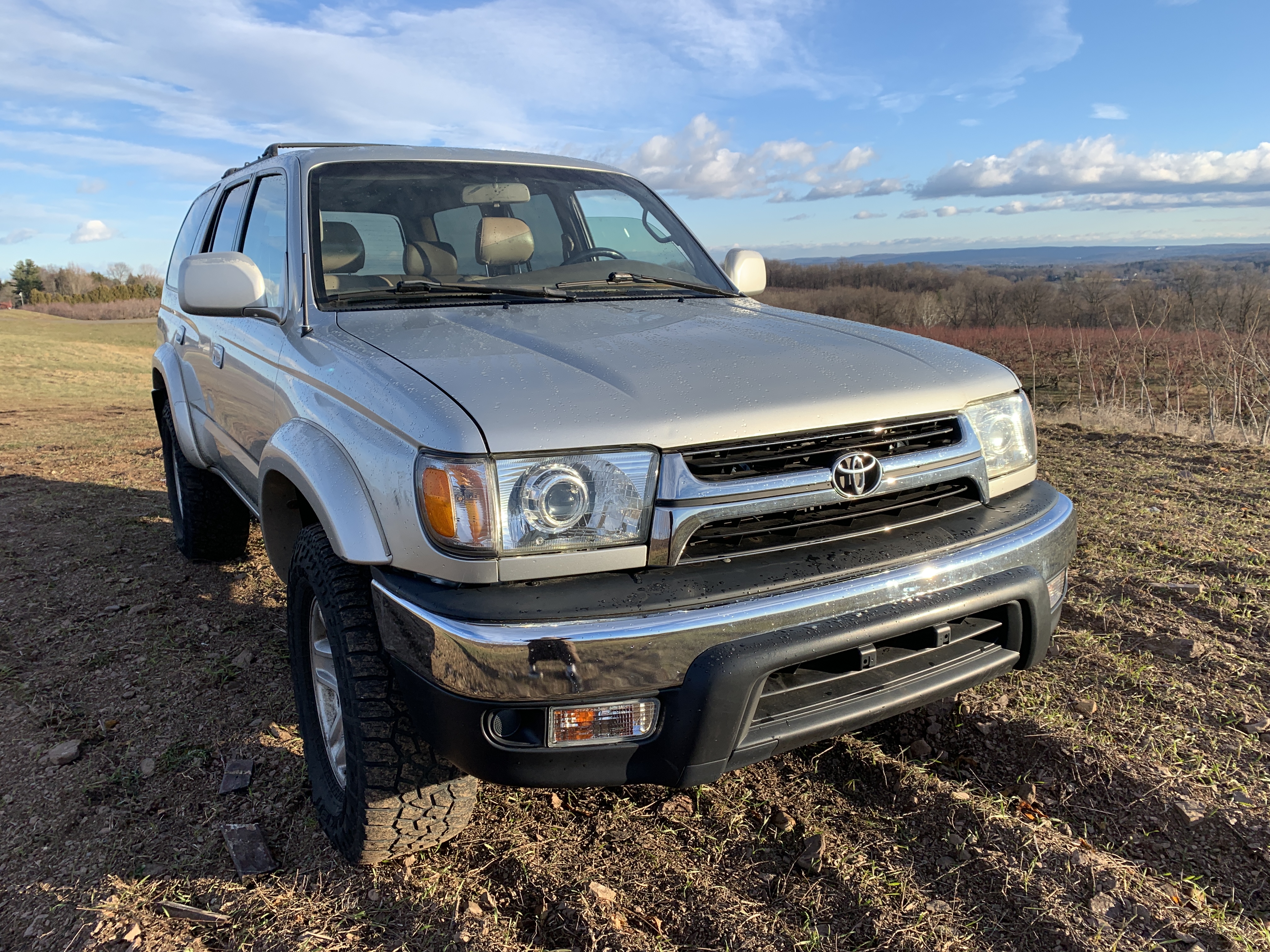 2002 Toyota 4Runner SR5 THIRD GENERATION - 3rd Gen 3.4L V6 4×4 - BEAUTIFUL - RUNS GREAT - HIGH MECHANICAL BASELINE - New Timing Belt, New Waterpump, New Head Gaskets, New Radiator, New Alternator, New Brakes, New Valve Cover Gaskets, New Wildpeak Tires, New Shocks, New Muffler / Exhaust, New HID Headlights, Frame is Clean and solid, Cleaned and Undercoated - MORE — photo 10